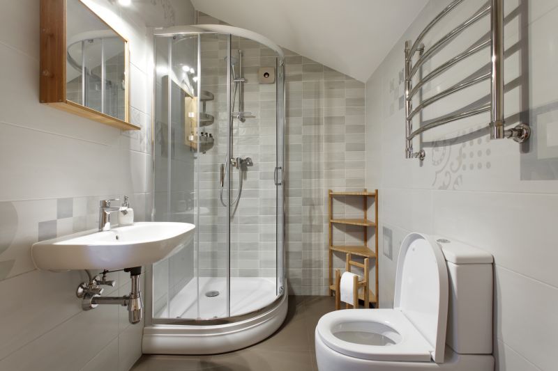 Compact Shower with Space-Saving Features